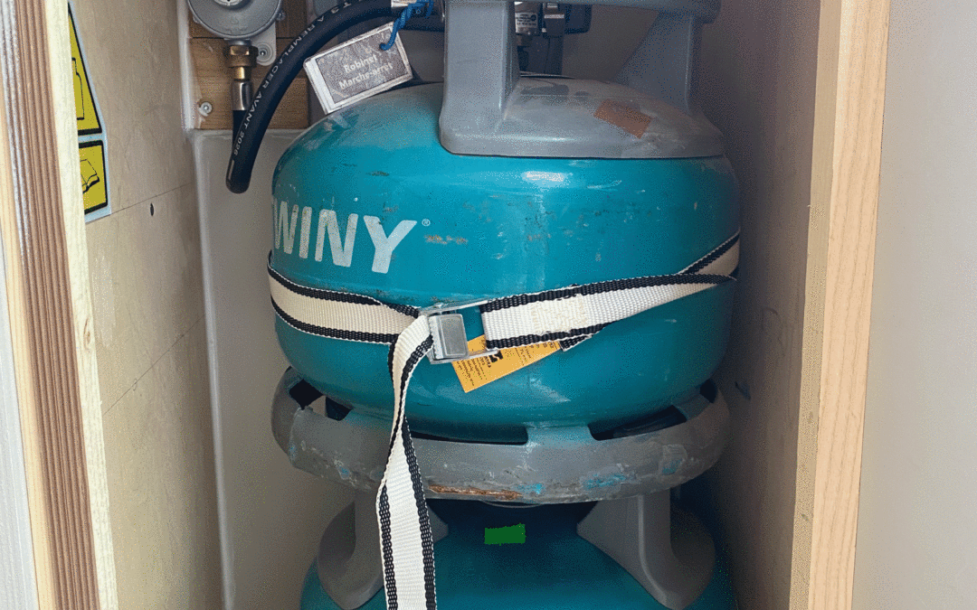 Homologation VASP : Réussir son Caisson de Gaz Étanche (Normes & Test)