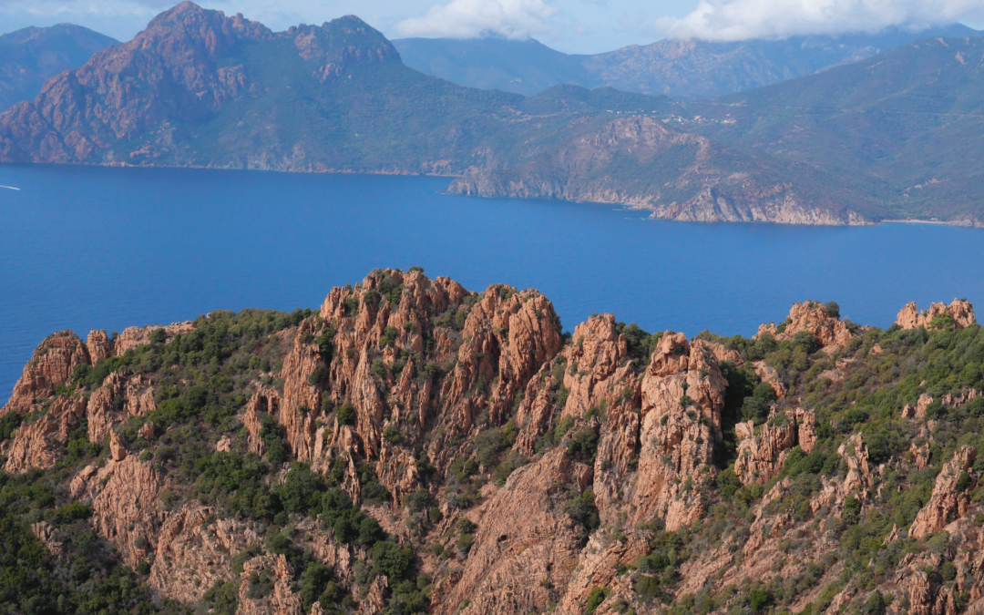 Visiter la Corse en van aménagé