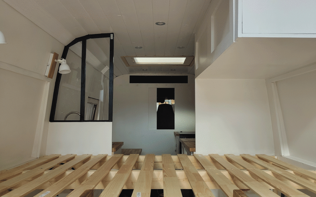 Comment créer un lit fixe dans un fourgon aménagé