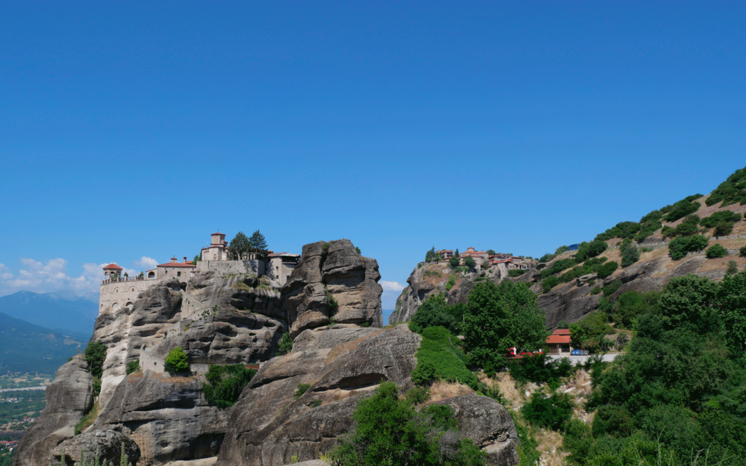 Visiter les Météores en Grèce Monastères, Conseils et Spots Incontournables